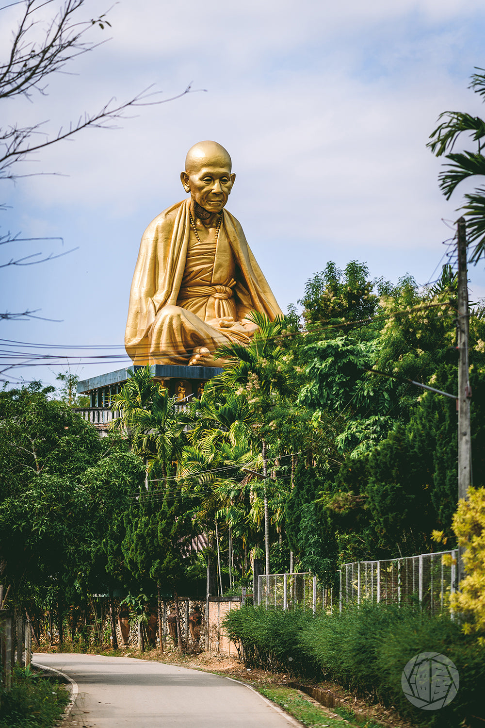 Kruba Sriwichai Big Monument